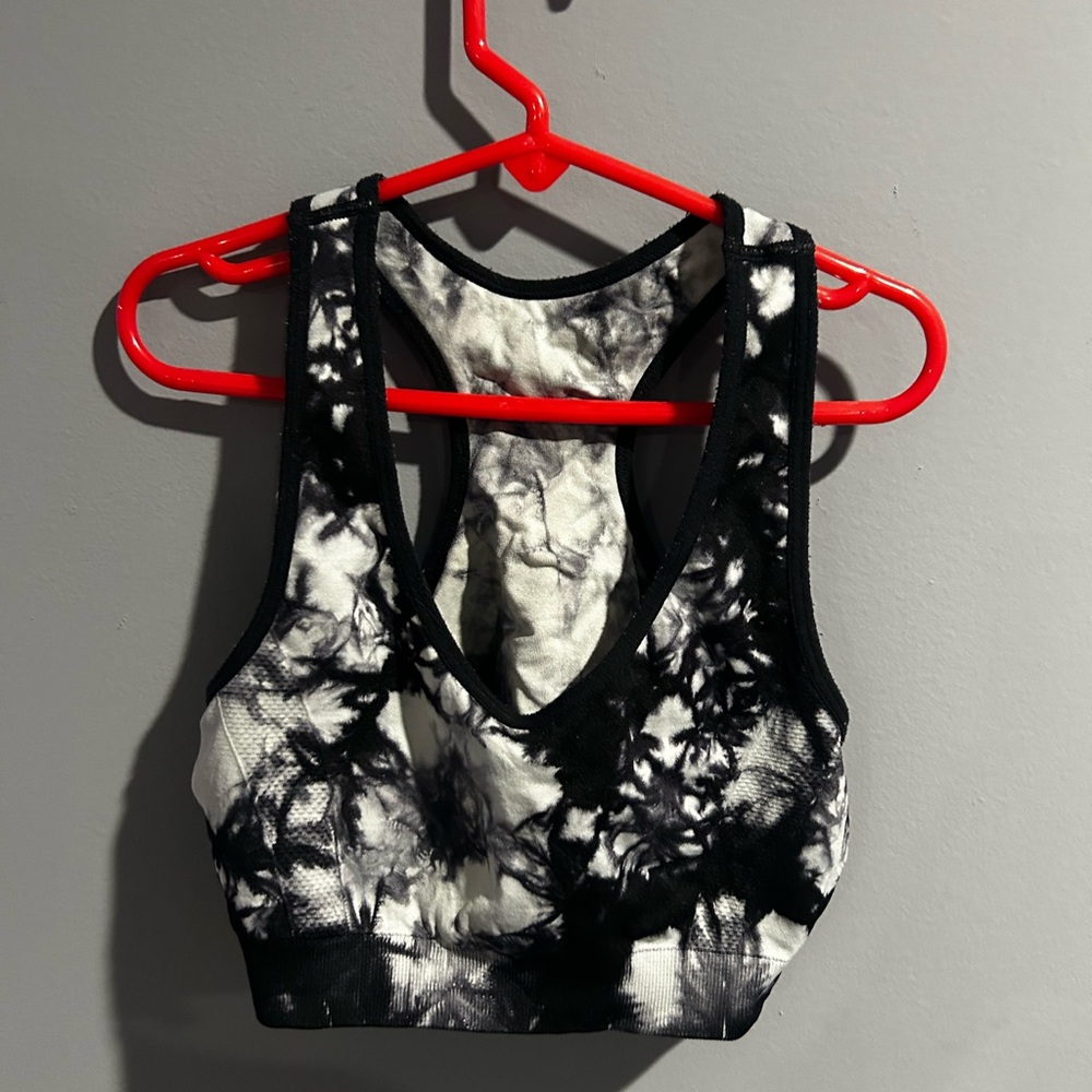 Aeropostale Size Medium Tie Dye Black and White Sports Bra